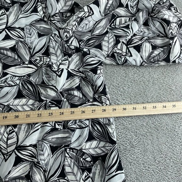 Catherines Womens Plus Size 3X Leaf Print Top With Ruffle Front & 3/4 0751 - Picture 4 of 7